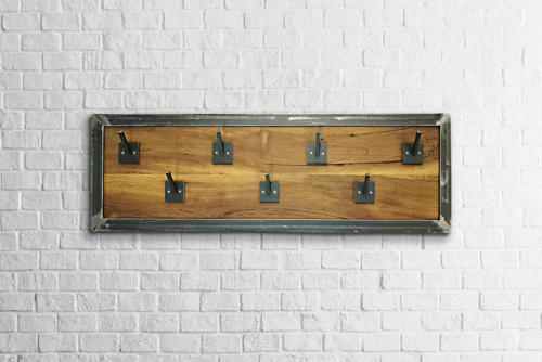 Garderobe aus Altholz, Stahl