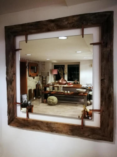 Spiegel mit Lederbändern, rustikal