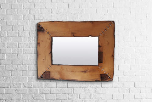 Spiegel mit breitem Altholzrahmen
