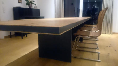 Esstisch, Eiche in Verbindung mit Stahl